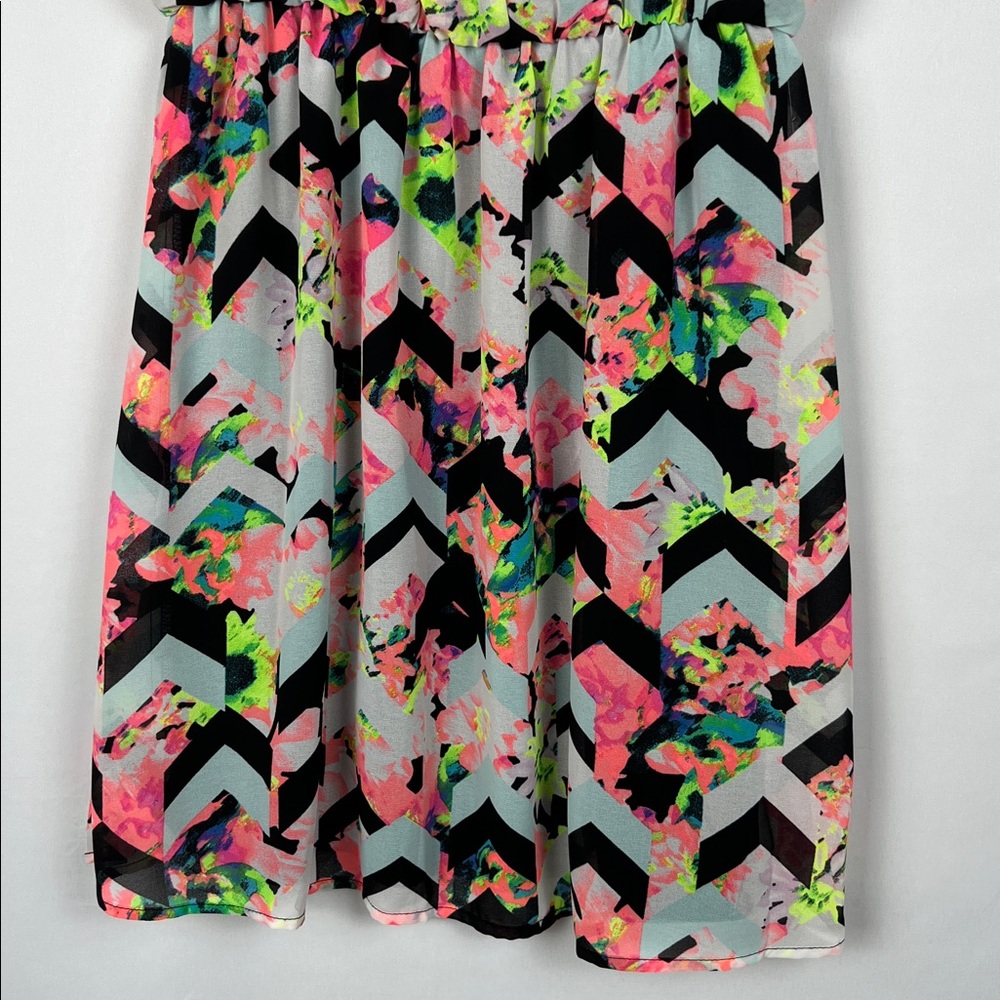 Floral Chevron Sundress - Picture 4 of 10